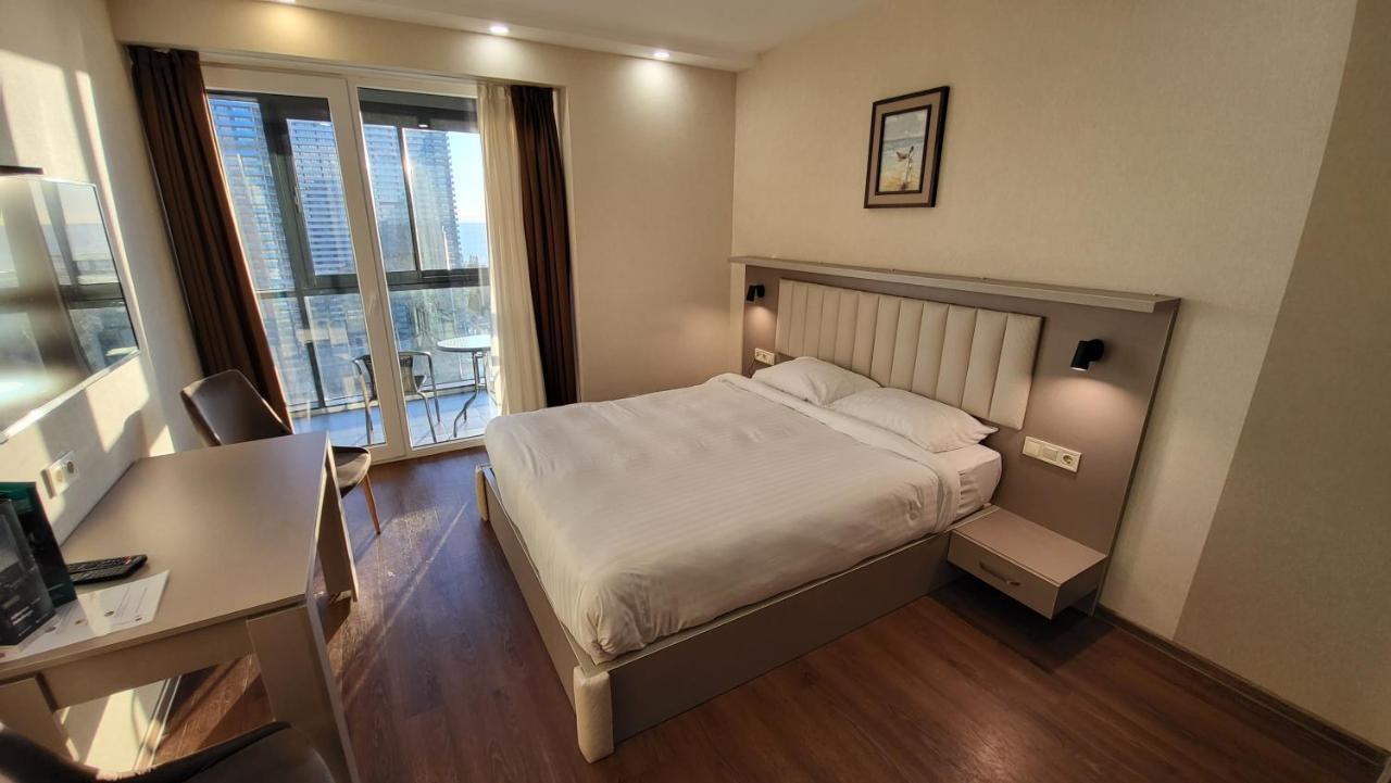 باتومي Black Sea Apartments Alliance Palace المظهر الخارجي الصورة