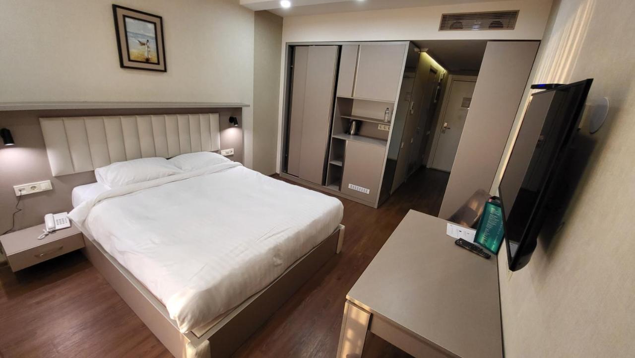 باتومي Black Sea Apartments Alliance Palace المظهر الخارجي الصورة